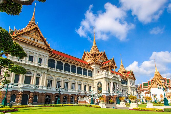 Bangkok Temple & City Tour With Royal Grand Palace & Lunch