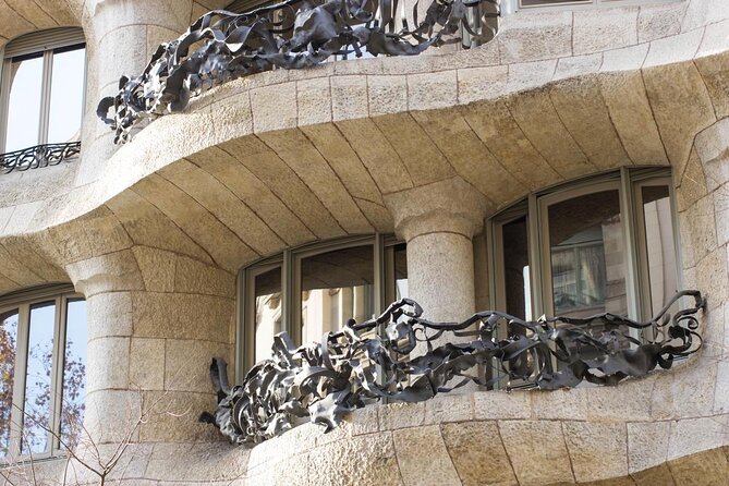 Barcelona: Casa Mila-La Pedrera Audio Guide Tour - Key Points