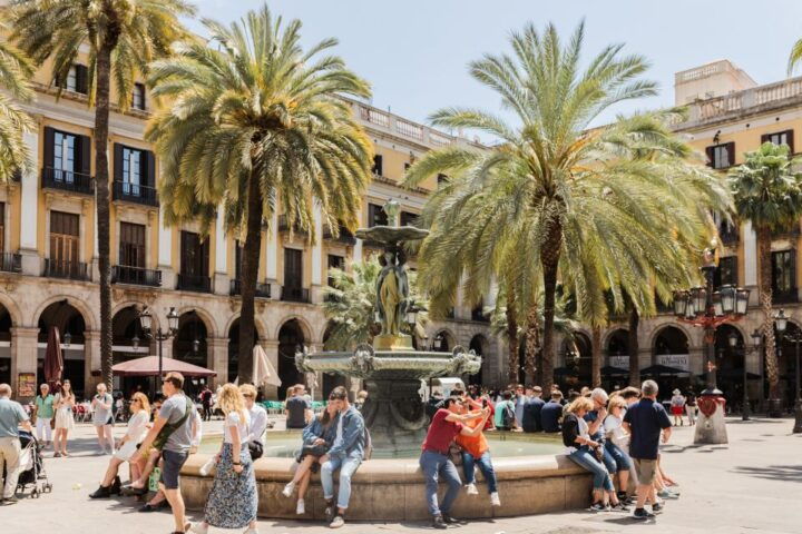 barcelona explore the gothic quarter with a local Barcelona: Explore the Gothic Quarter With a Local