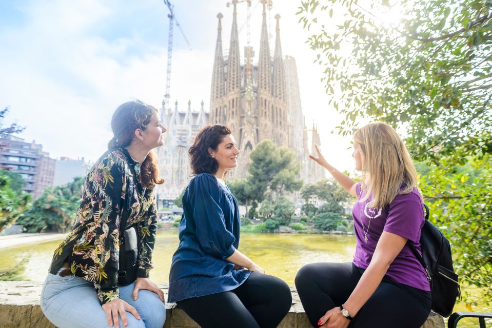 Barcelona Free Tour: Gaudi Highlights and La Sagrada Famila - Key Points