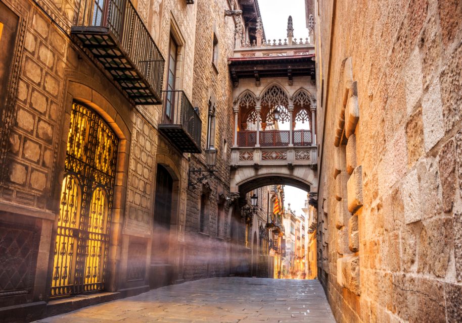 Barcelona, Gothic Quarter: Scavenger Hunt & Self-Guided Tour - Key Points