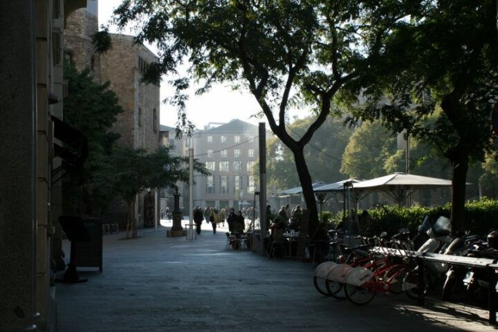 Barcelona: Jewish Quarter 2-Hour Walking Tour - Key Points