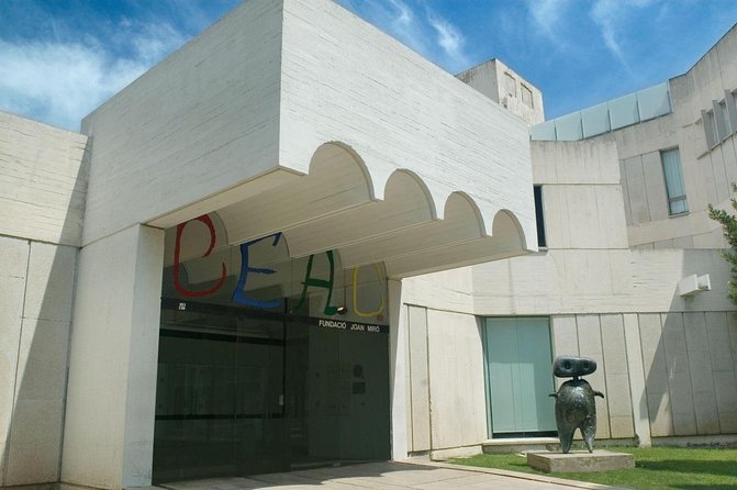 Barcelona Private Family Tour : Montjuïc, Fundació Miró & Parks (All Included) - Key Points