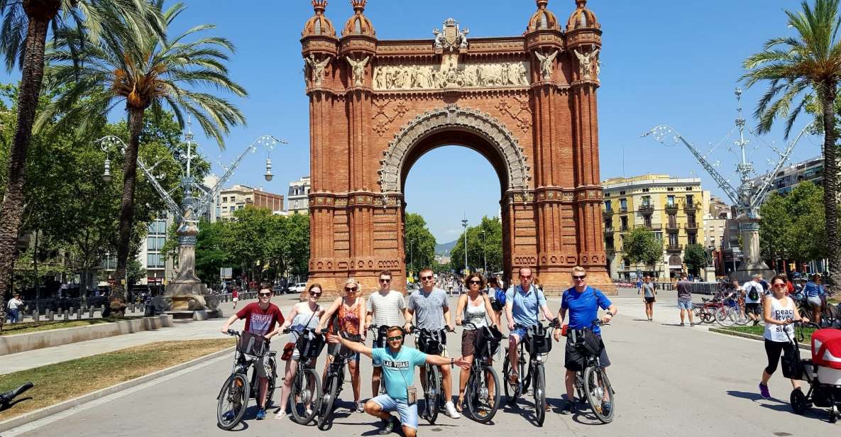 Barcelona: Private Photography and City Highlights Bike Tour - Key Points