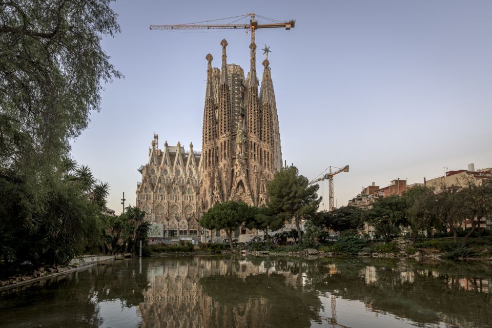 Barcelona: Sagrada Familia Entry Ticket With Audio Guide - Key Points