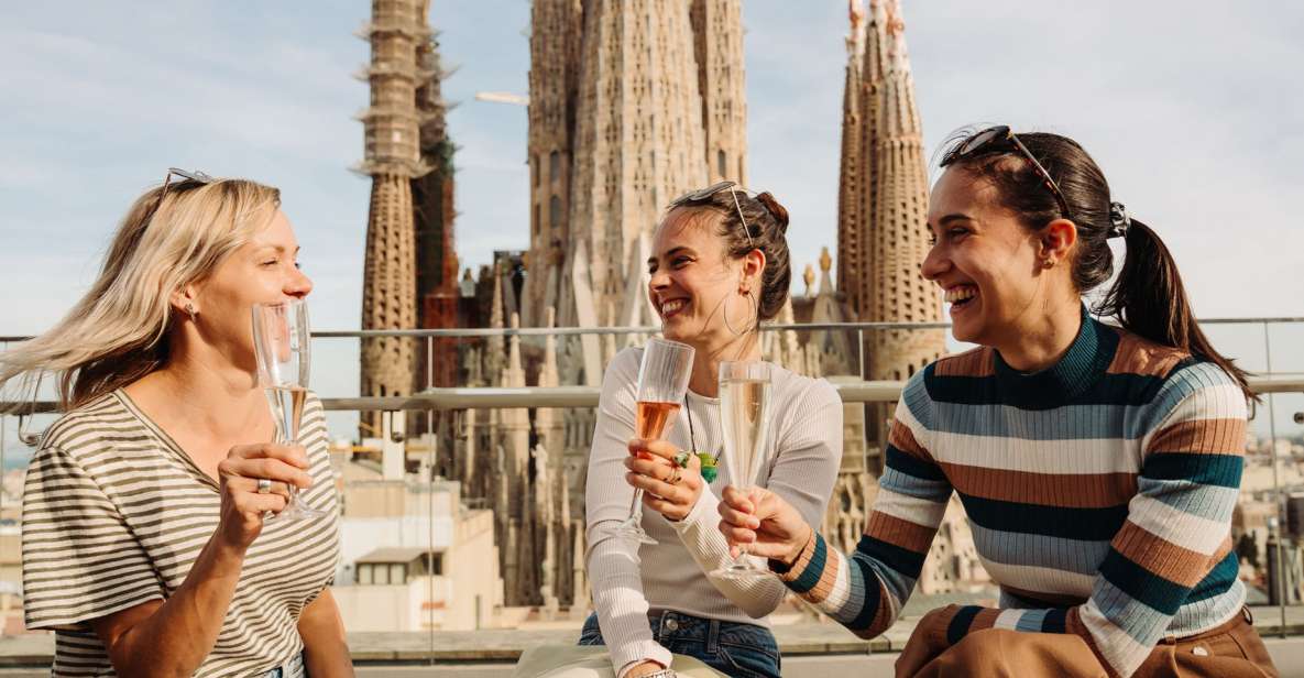 Barcelona: Sagrada Familia Evening Tour With Cava - Key Points