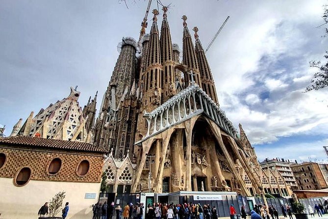 Barcelona : Sagrada Familia Guided Tour - Booking Information