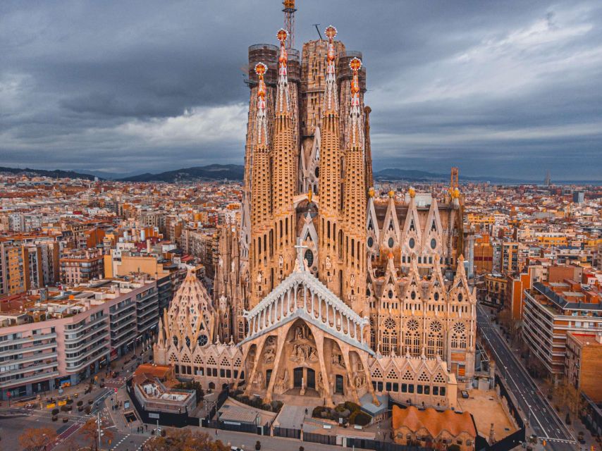 Barcelona: Sagrada Familia Skip-the-Line Private Tour - Key Points