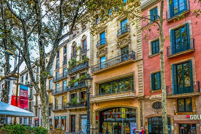 Barcelona Scavenger Hunt and Best Landmarks Self-Guided Tour - Tour Highlights