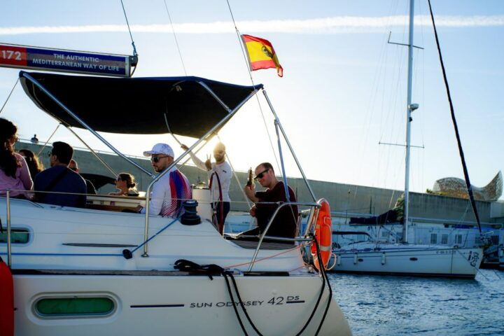 Barcelona: Sunset Sailing Experience With Live Guitar Music - Key Points