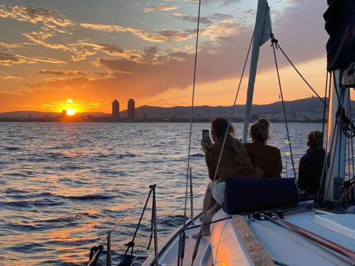 Barcelona: Sunset Skyline Cruise With Unlimited Cava - Key Points