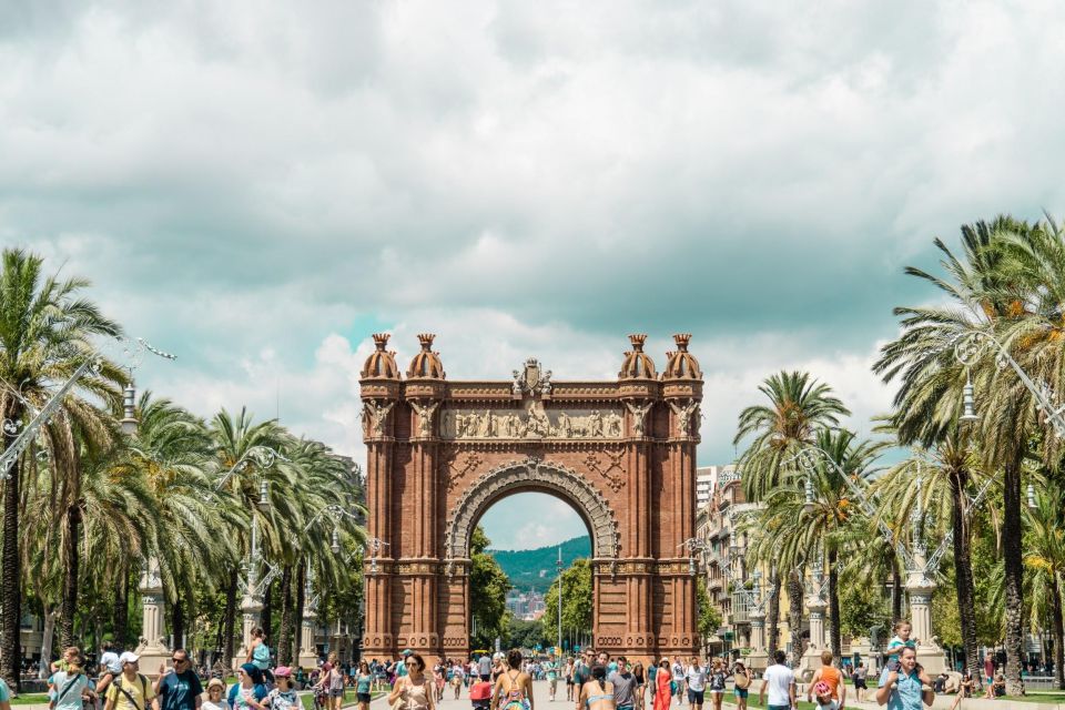 Barcelona the Essentials and Secrets of the “Eixample” - Key Points