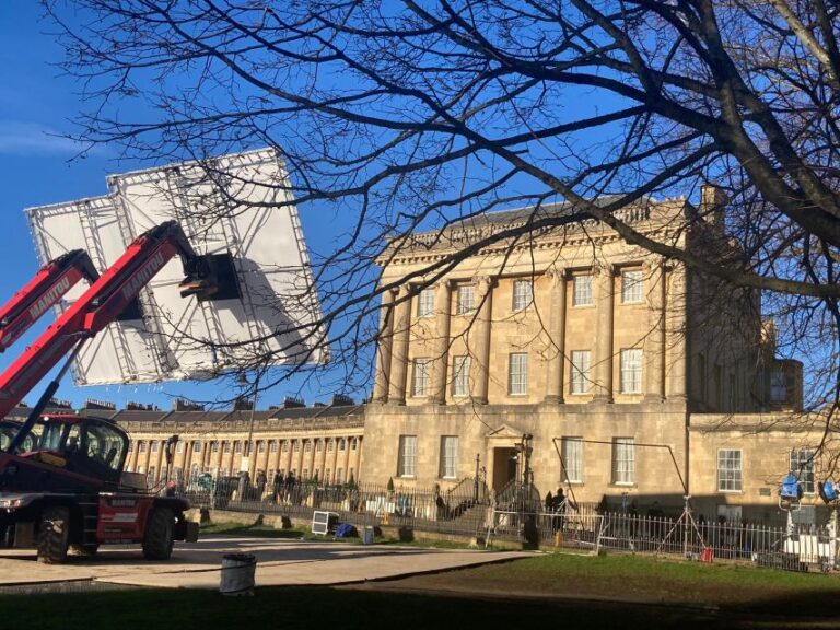 Bath: Private 2-Hour Bridgerton Experience Walking Tour