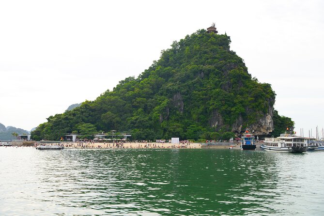 Best Halong Bay 2D1N Cruise : Supprising Cave, Titop Island,Kayak - Key Points