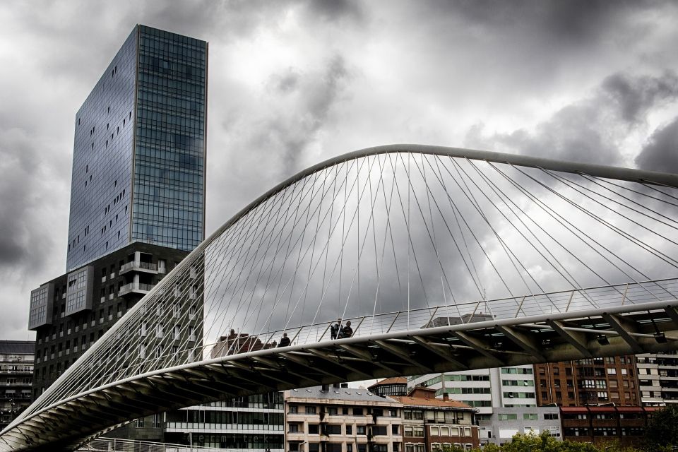 Bilbao - Private Historic Walking Tour - Key Points