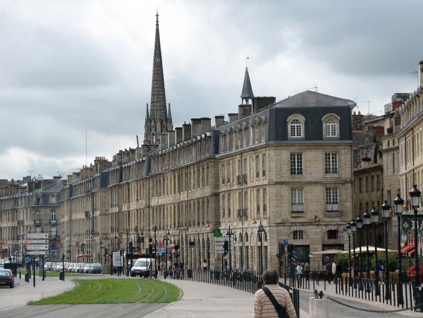Bordeaux: Tour With Private Guide - Key Points