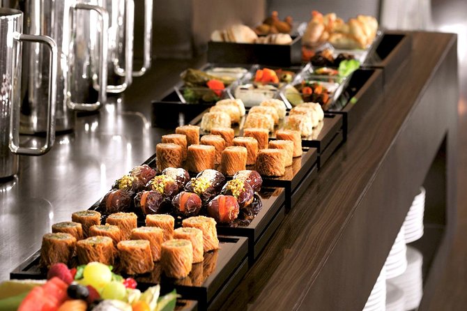 Buffet Dining in Armani Hotel - Key Points