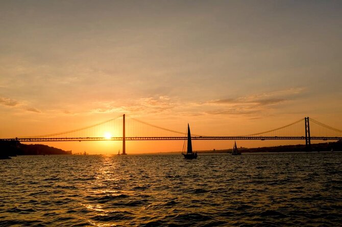 Cacilhas Sunset and Seafood From Lisbon Private Tour - Key Points