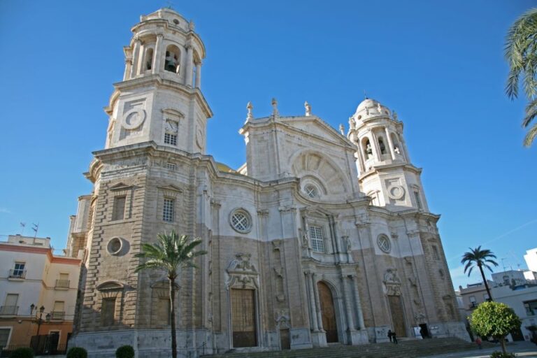 Cadiz: City Walking Tour to Torre Tavira and the Cathedral