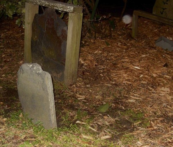 Charleston: 90-Minute Ghost & Graveyard Walking Tour - Key Points