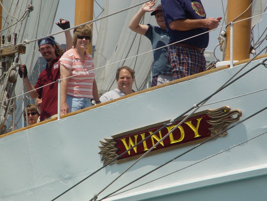 Chicago: Tall Ship Windy Architecture & Skyline Sailing Tour - Key Points