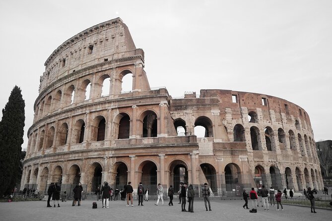 Colosseum, Roman Forum and Palatine Hill With Isuf - Insider Insights on Ancient Rome