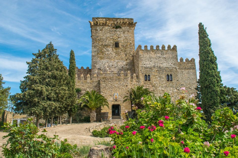 Córdoba: Ducal Castle Guided Walking Tour - Key Points