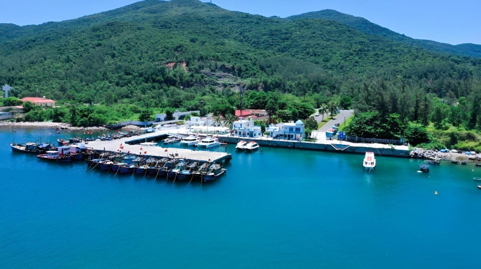 da nang son tra peninsula luxury yacht rental private Da Nang: Son Tra Peninsula Luxury Yacht Rental, Private