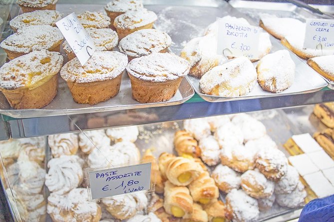 Dessert, Cakes & Typical Pastries Food Tour in Rome With Guided Sightseeing