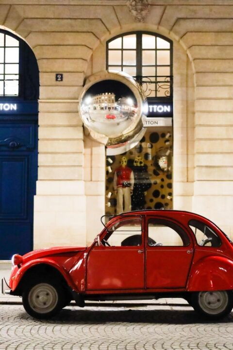 Discover Paris in a 2cv - Key Points