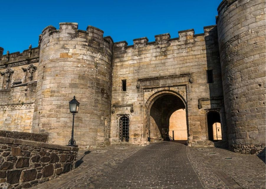 Edinburgh: Stirling Castle, Loch Lomond Walk & Whisky Tour - Key Points