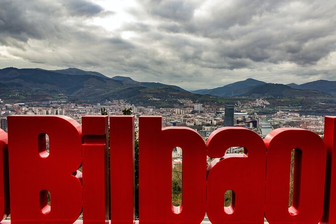 Explore Bilbao in 1 Hour With a Local - Key Points