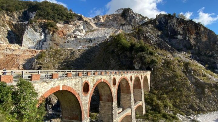 Explore the Wonders of Carrara and Tuscan Coast From Lucca - Key Points