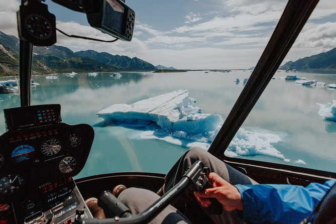 Extended Bear Glacier Scenic Flight - Key Points