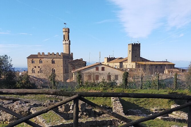 Food and Walking Tour in San Gimignano and Volterra