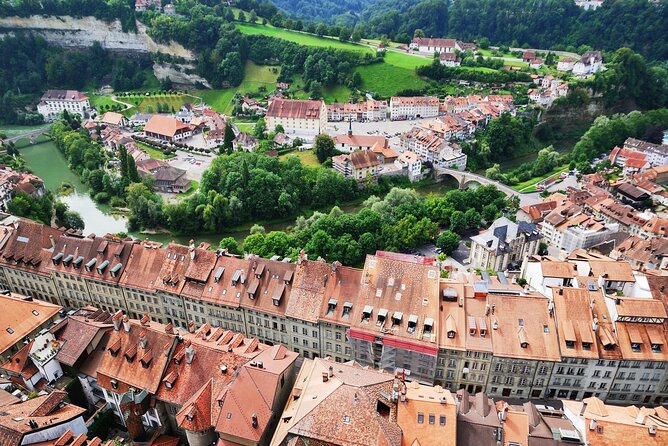 Fribourg - Old Town Historic Private Guided Tour - Key Points