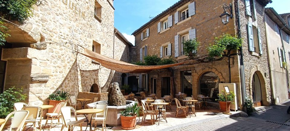 from aix en provence luberon perched villages guided tour From Aix-en-Provence: Luberon Perched Villages Guided Tour