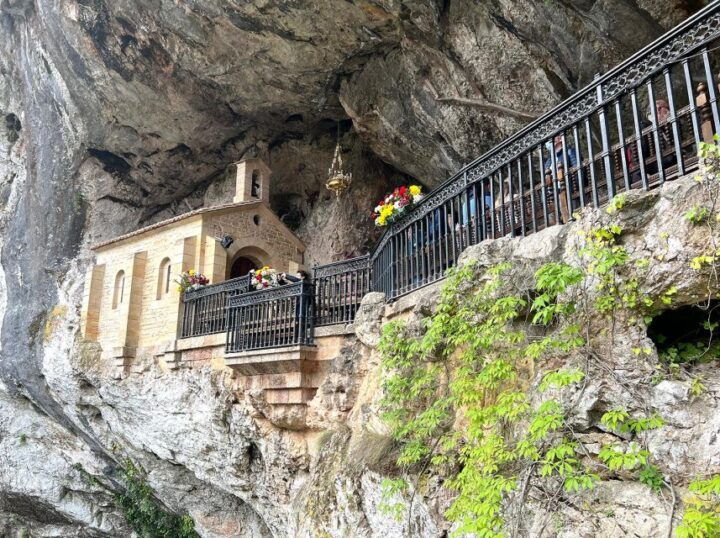 From Gijón or Oviedo: Covadonga Lakes & Sanctuary and Cangas - Key Points