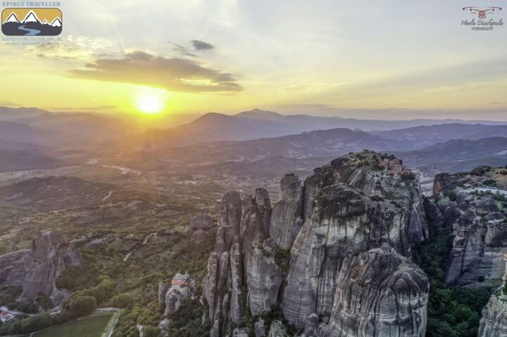 From Ioannina All Day Tour to Meteora Rocks & Monasteries - Key Points