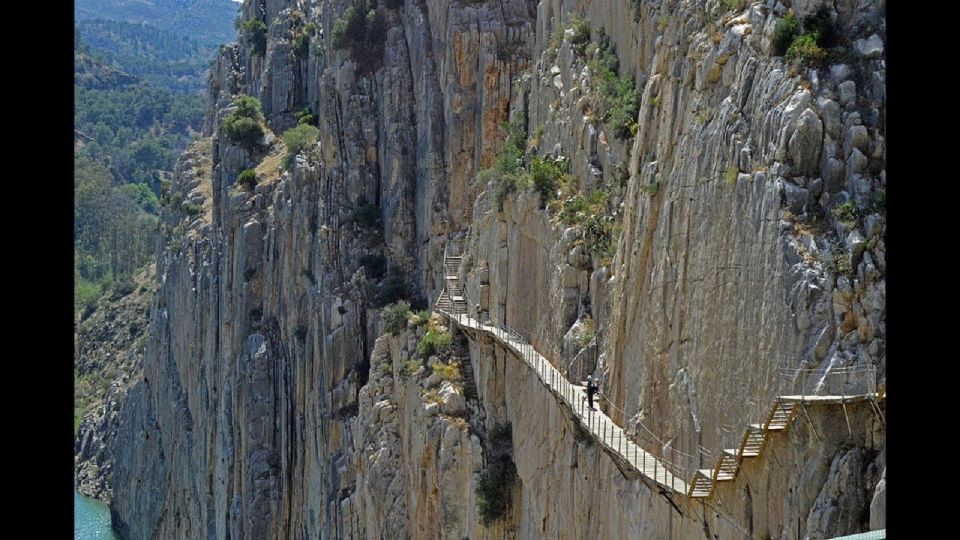 From Malaga: Caminito Del Rey Private Guided Tour - Key Points