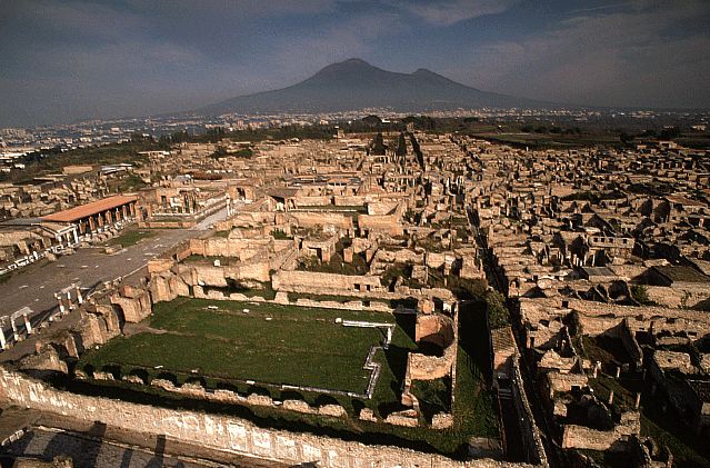 from naples private tour pompeii vesuvius and sorrento From Naples - Private Tour Pompeii, Vesuvius, and Sorrento