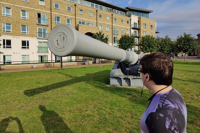 From the Battlefield to the Football Field: A Self-Guided Audio Tour of London - Key Points