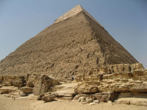 Full Day Tour To Giza Pyramids Egyptian Museum and Khan Khalili Bazaar - Key Points