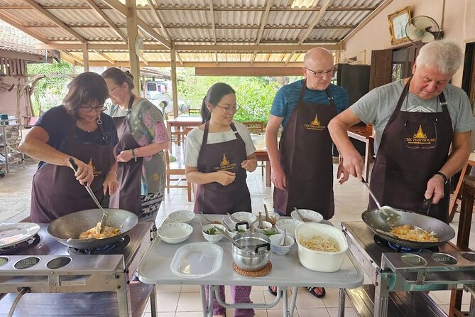 Fun Thai Cooking Class Near Bangkok - Key Points