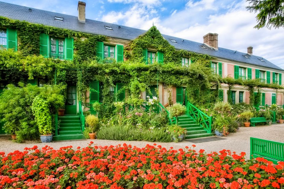 Giverny: Monets House and Gardens Guided Tour - Key Points
