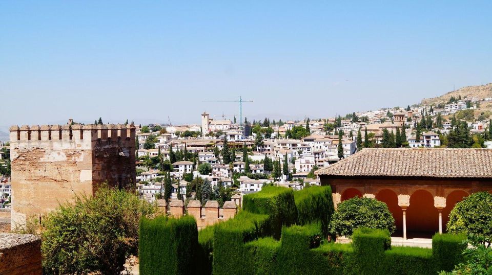 Granada (Albaicín) Private Guided Walking Tour - Key Points