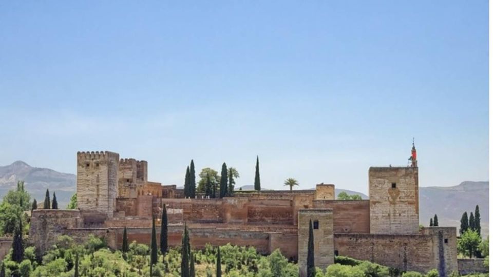 Granada: Alhambra and Nasrid Palaces Tour Without Tickets - Key Points