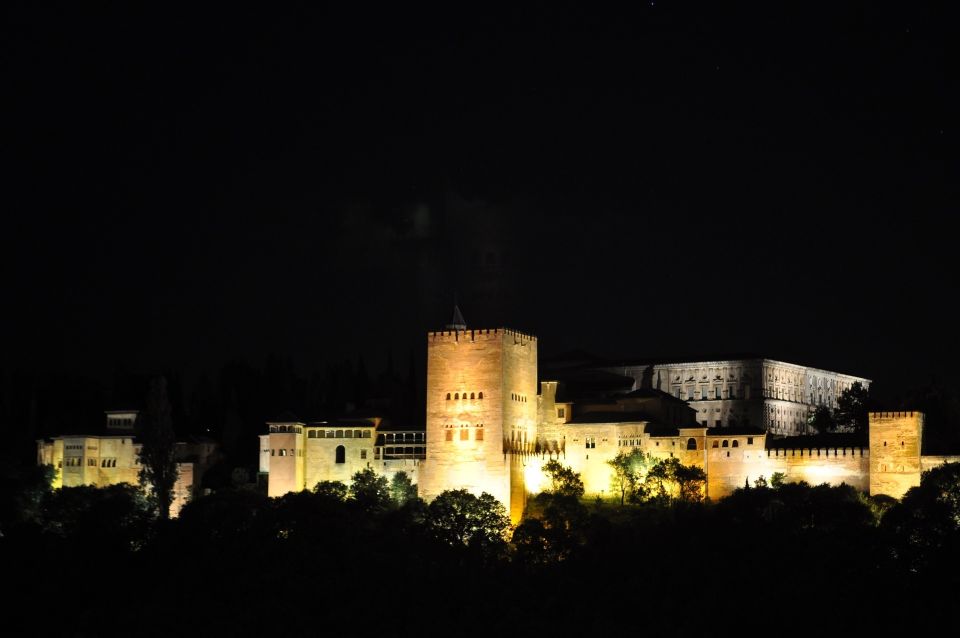 Granada: Alhambra Night Tour - Key Points