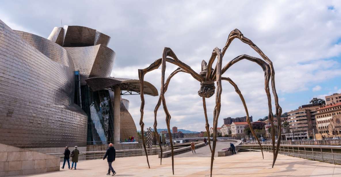 Guggenheim Museum Bilbao Private Tour With Official Guide - Key Points