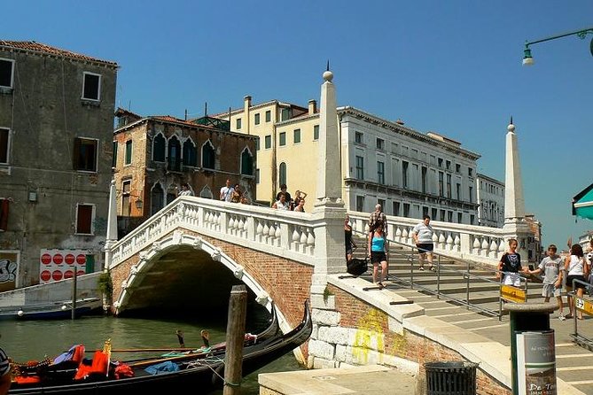 Guided Tour of the Jewish Ghetto in Venice With Cannaregio & Synagogues Visit - Neighborhood Exploration